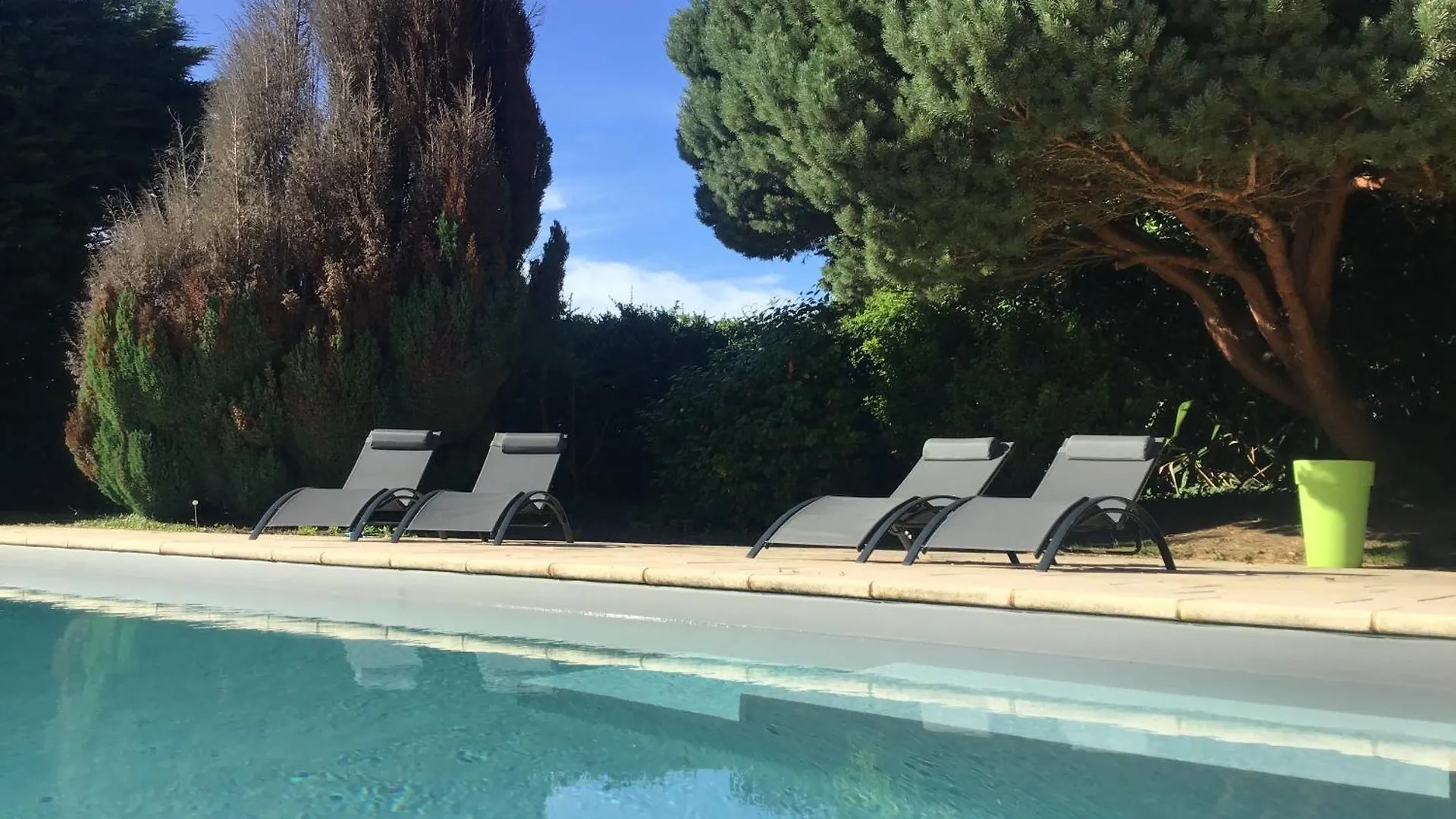 Charmant Gite Avec Exterieur Et Piscine Partagee Mespaul